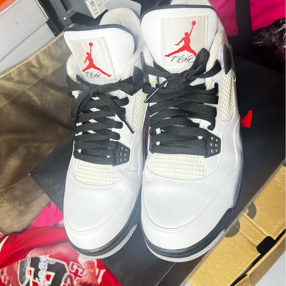 Air Jordan 4 Cement - Picture 2 of 4